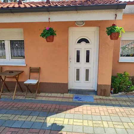 Domov Carlotka Apartment